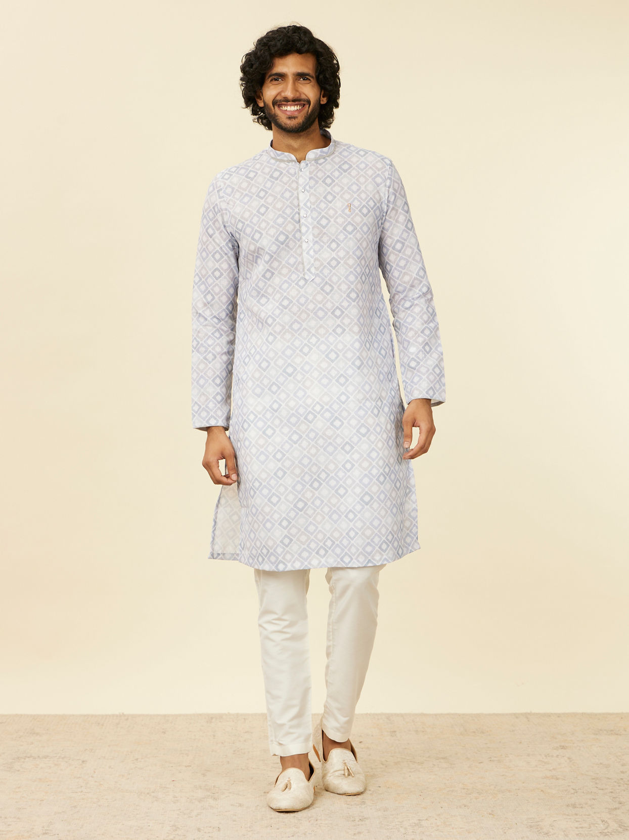 alt message - Manyavar Men Light Grey Geometric Patterned Angrakha Style Kurta image number 2